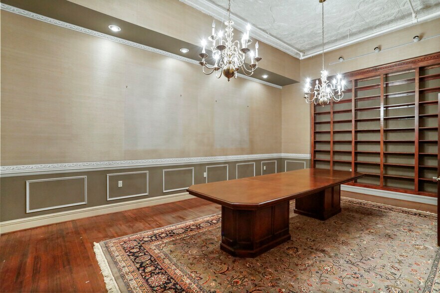 More Photos Of 18-20 W Washington St, Hagerstown Office For Lease