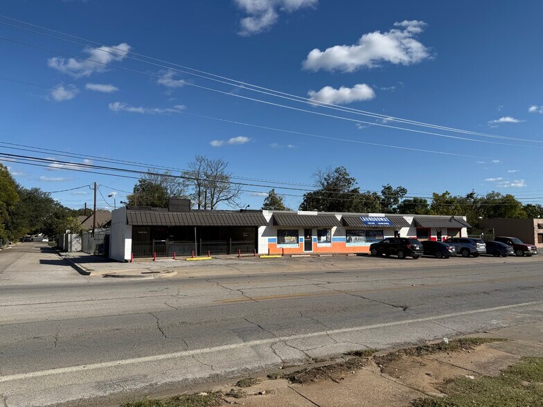 More Photos Of 1006-1012 N Sylvania Ave, Fort Worth Storefront For Lease