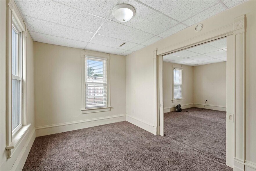 More Photos Of 200 & 204 W Main St, Waunakee Storefront Retail Residential For Sale