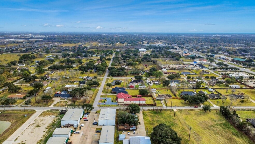 More Photos Of 2534 Garden Rd, Pearland Specialty For Sale