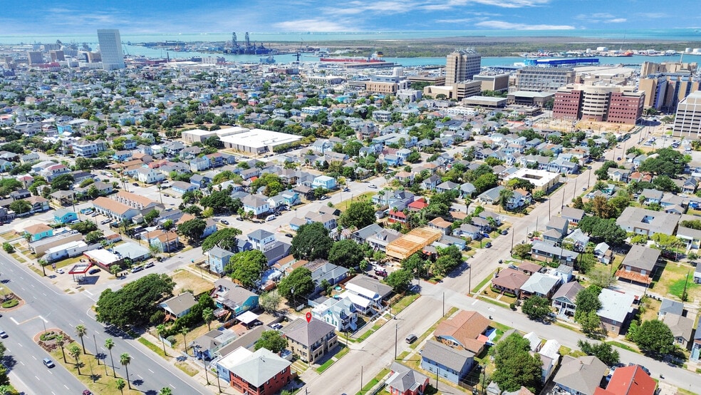 More Photos Of 915 8th St, Galveston Apartments For Sale