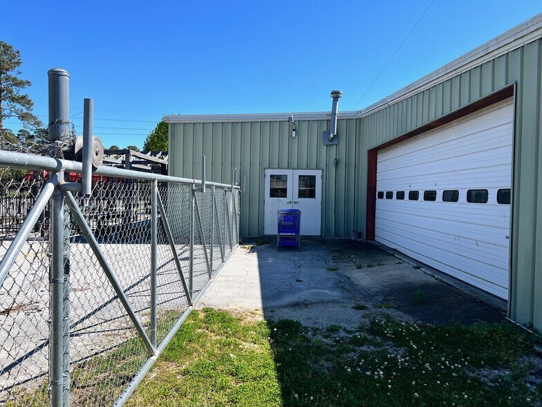 More Photos Of 1309 Old Cherry Point Rd, New Bern Light Manufacturing For Sale