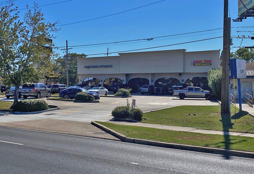 More Photos Of 5200 Veterans Memorial Blvd, Metairie Freestanding For Lease