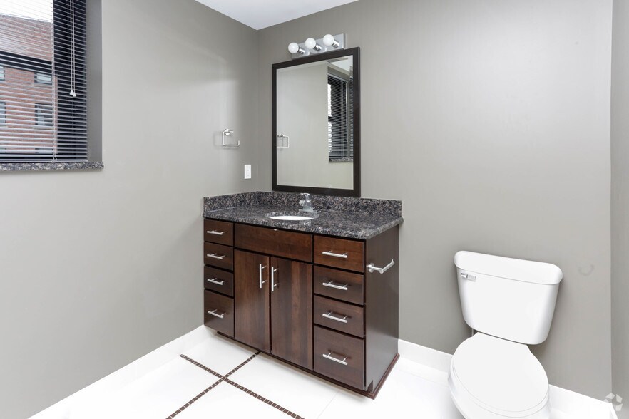 More Photos Of 607 E 2nd Ave, Flint Apartments For Lease