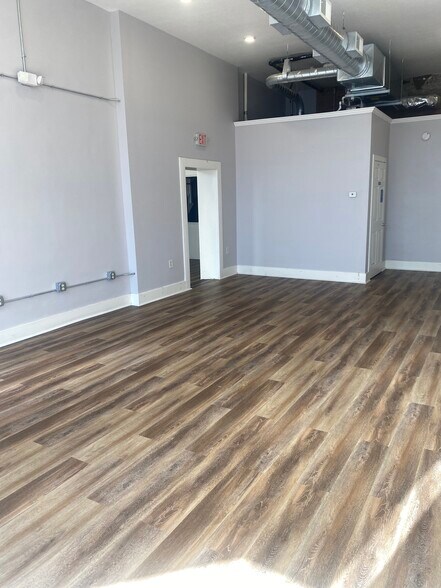 More Photos Of 201 N Wayne St, Piqua Storefront Retail Residential For Lease