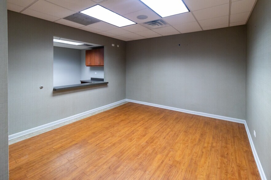 More Photos Of 2400 N Ashland Ave, Chicago Medical For Lease