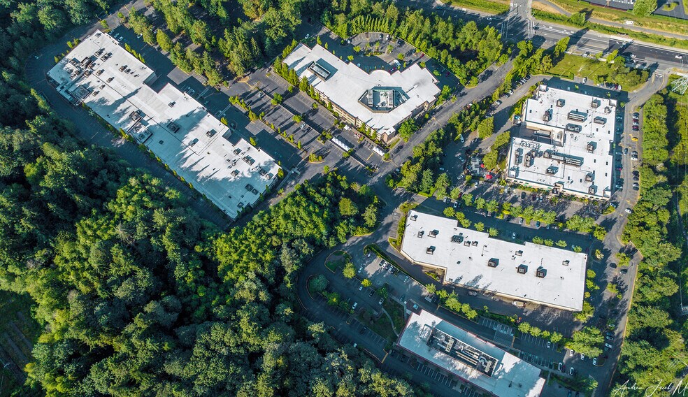 More Photos Of 9825 Willows Rd NE, Redmond Flex For Lease