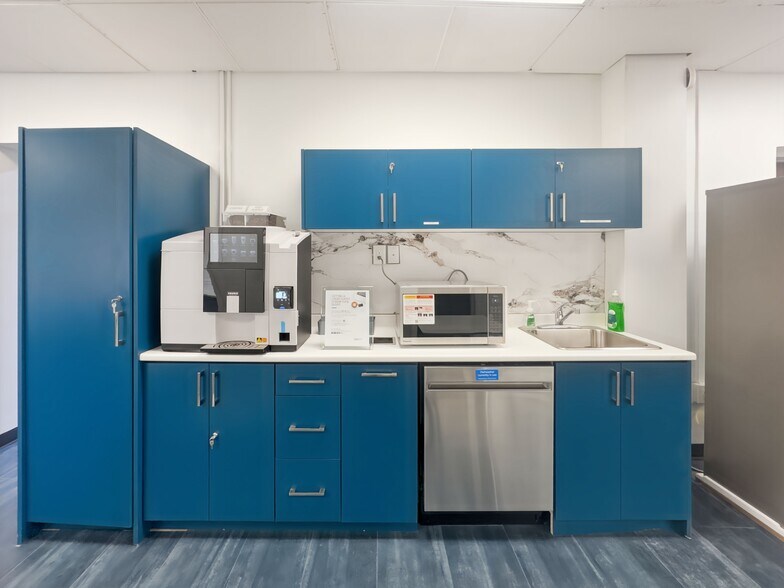 More Photos Of 39 Queen St, St Catharines Coworking Space