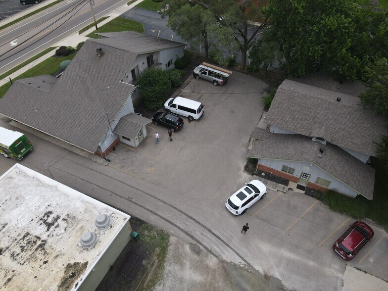 More Photos Of 1059 N Market St, Troy Medical For Sale