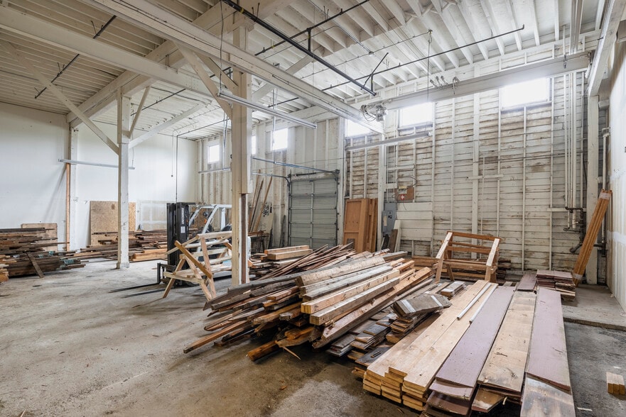 More Photos Of 5422 Shilshole Ave NW, Seattle Distribution For Lease