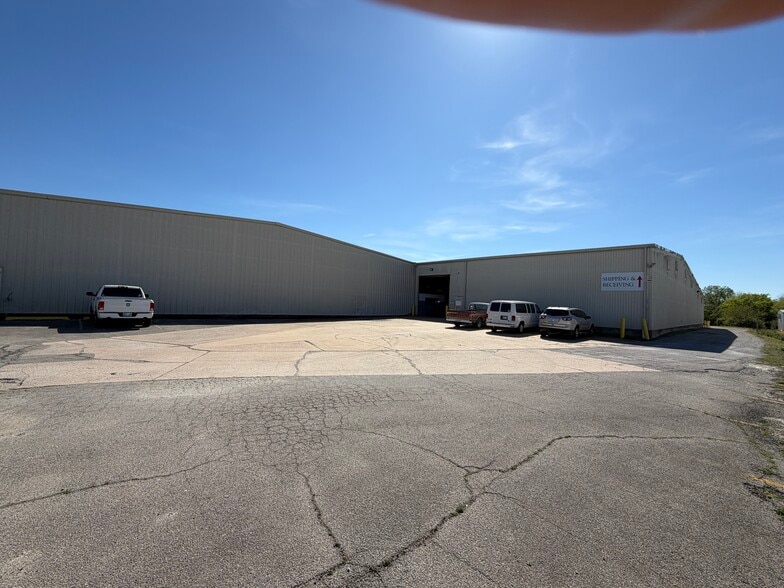 More Photos Of 3248 N Sheridan Rd, Tulsa Warehouse For Sale