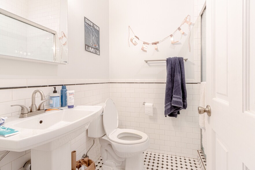 More Photos Of 2543-2545 24th St, San Francisco Storefront Retail Residential For Sale