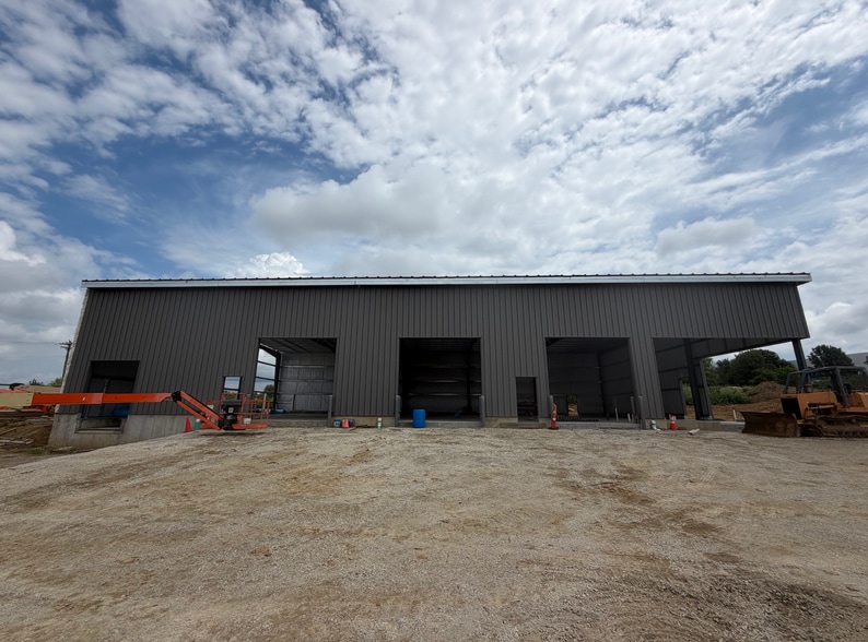 More Photos Of Thunderbird Ln, Fairfield Warehouse For Lease