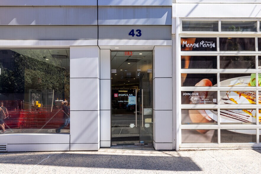 More Photos Of 41-43 W 14th St, New York Apartments For Lease