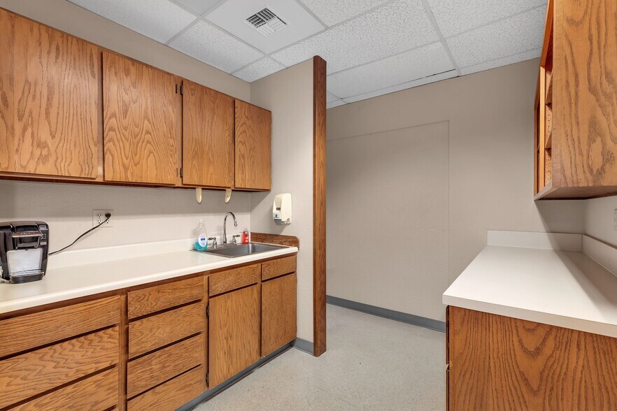 More Photos Of 34004 16th Ave S, Federal Way Office For Lease