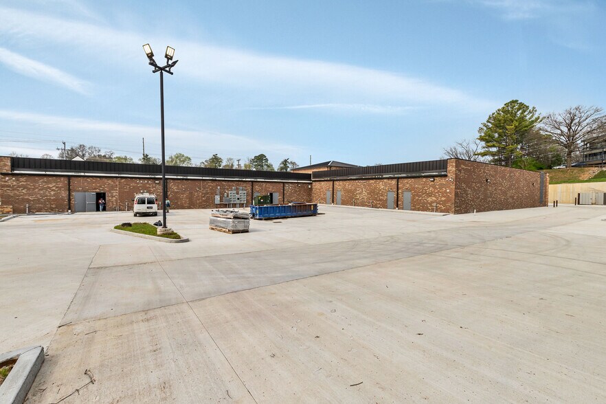 More Photos Of 1204 Murfreesboro Pike, Nashville Storefront Retail Office For Lease