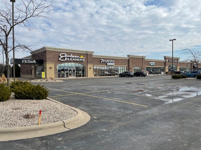 Primary Photo Of N162 Eisenhower Dr, Appleton Unknown For Lease