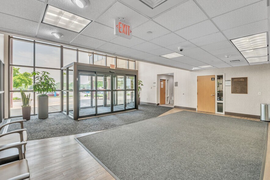 More Photos Of 17850 S Kedzie Ave, Hazel Crest Hospital For Lease