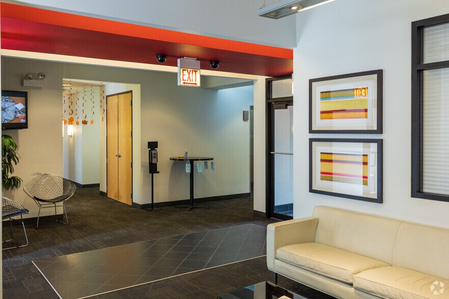 More Photos Of 1016 W Jackson Blvd, Chicago Office For Lease