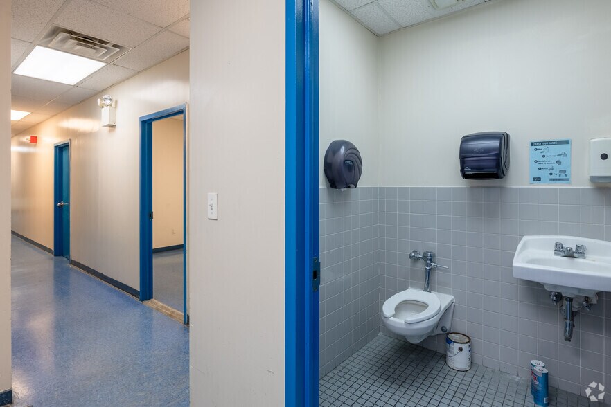 More Photos Of 368 E 148th St, Bronx Medical For Sale