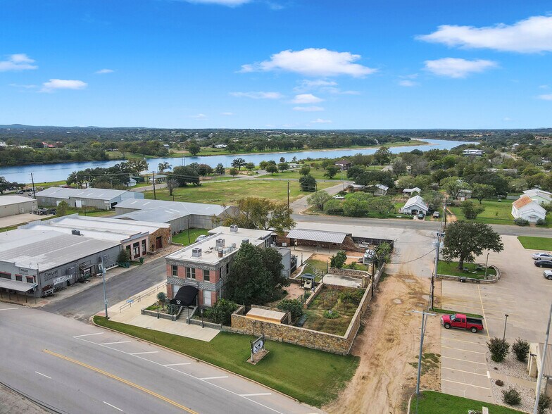 More Photos Of 601 Bessemer Ave, Llano Restaurant For Sale