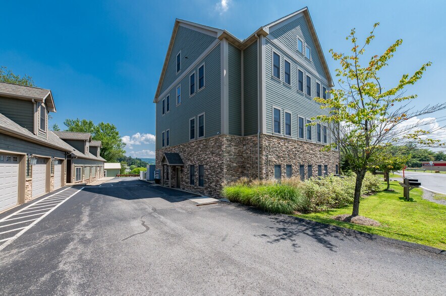 More Photos Of 6-10 Canyon Rd, Morgantown Loft Creative Space For Sale