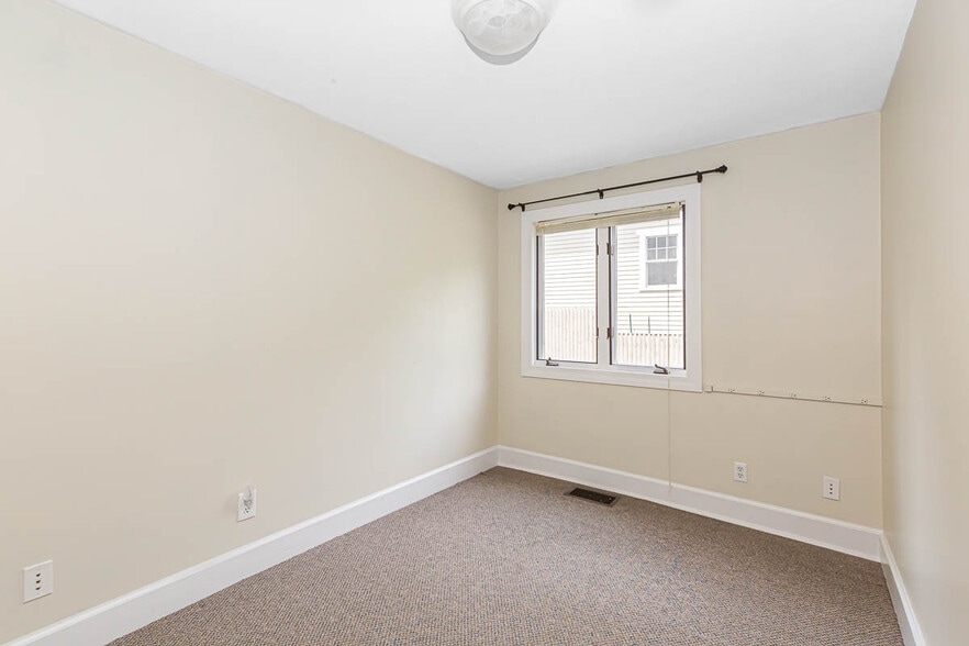 More Photos Of 143 State St, Newburyport Loft Creative Space For Lease