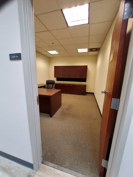 More Photos Of 7700 W 79th St, Bridgeview Self Storage For Lease