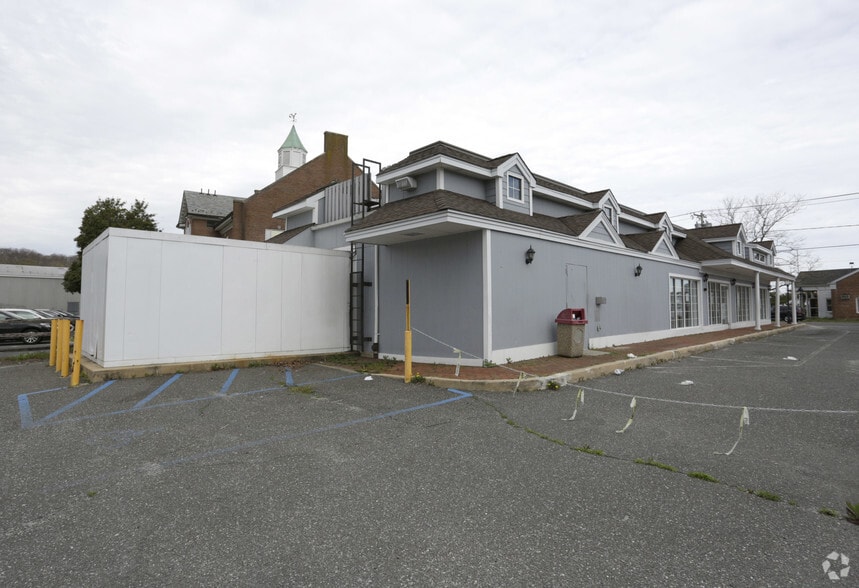 More Photos Of 115 W Broadway, Port Jefferson Fast Food For Sale