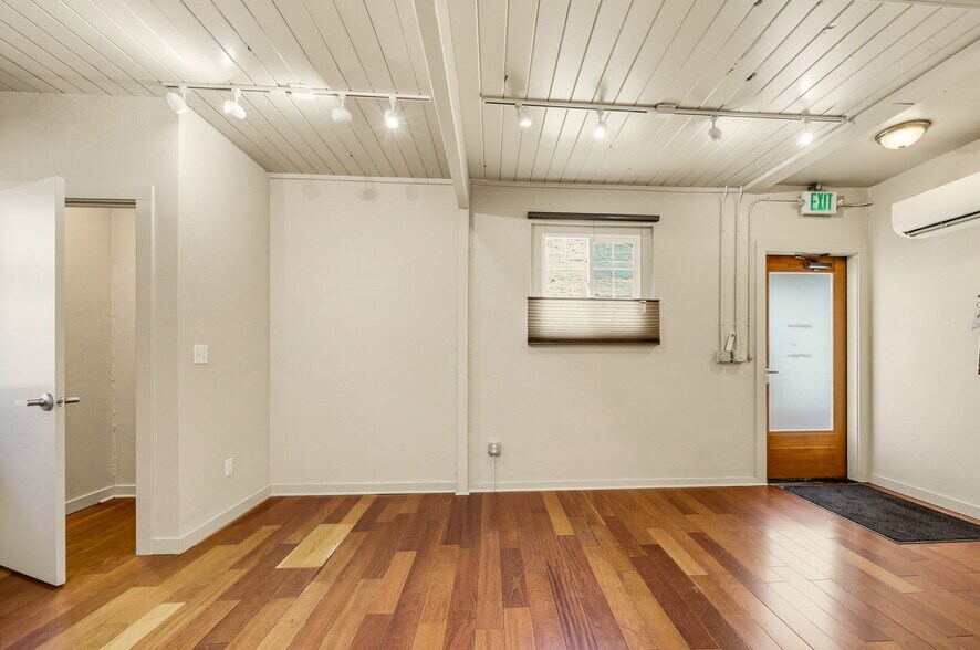More Photos Of 120 E Main St, Ashland Freestanding For Sale