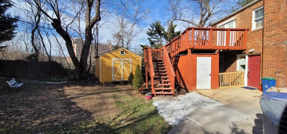 More Photos Of 5730 Biscayne dr, Alexandria Office For Sale