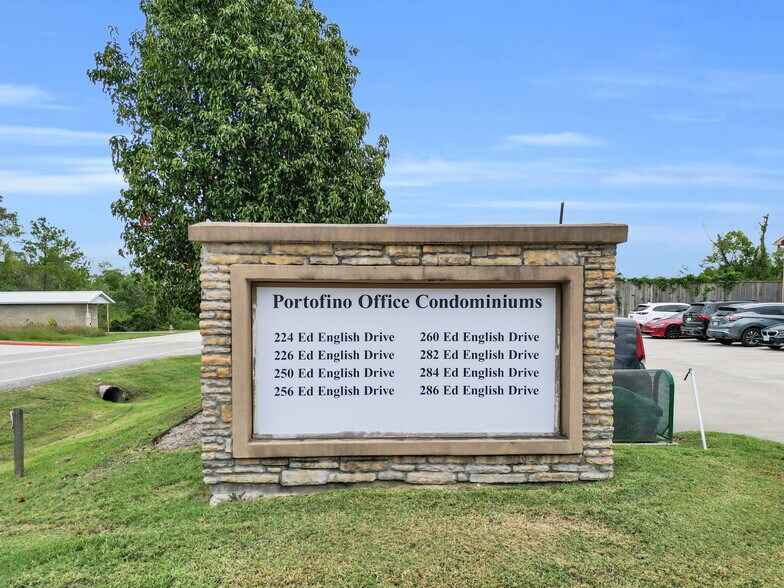 More Photos Of 282 Ed English Dr, Shenandoah Coworking Space