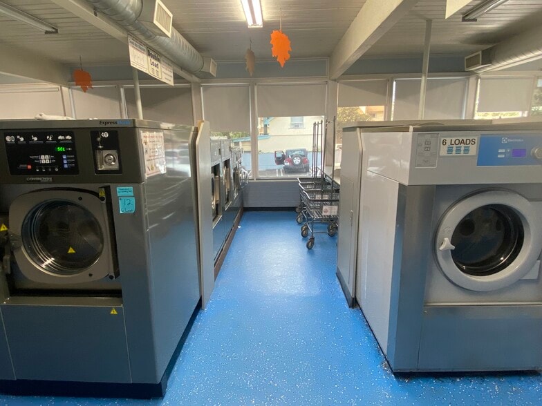 More Photos Of 370 W Sierra Madre Blvd, Sierra Madre Storefront For Lease