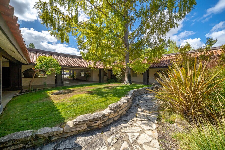 More Photos Of 1050 Las Tablas Rd, Templeton Medical For Lease