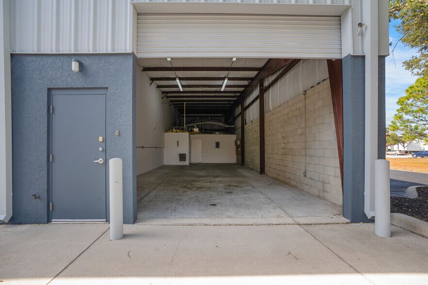 More Photos Of 8141 Blaikie Ct, Sarasota Warehouse For Lease