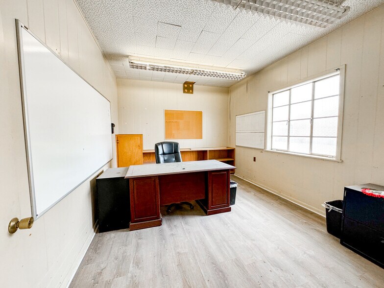 More Photos Of 4710 Andrews Hwy, Odessa Warehouse For Sale