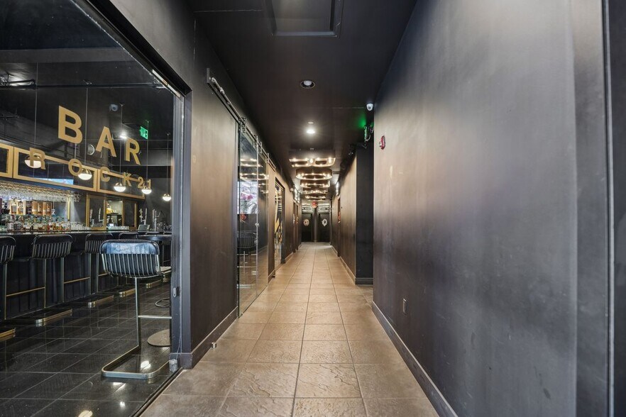 More Photos Of 400 Bergen Blvd, Palisades Park General Retail For Lease