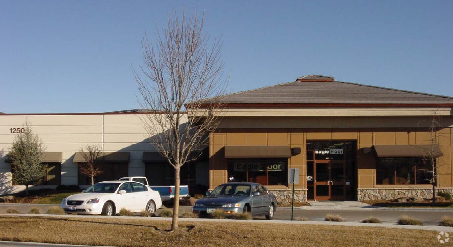 More Photos Of 1250 E Iron Eagle Dr, Eagle Showroom For Lease