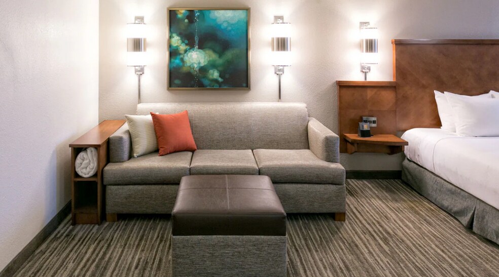 More Photos Of 650 Bakers Bridge Ave, Franklin Hotel For Sale