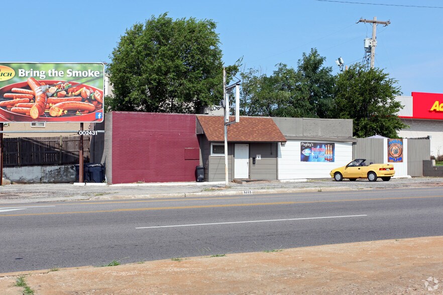 More Photos Of 3201 N May Ave, Oklahoma City Bar For Lease