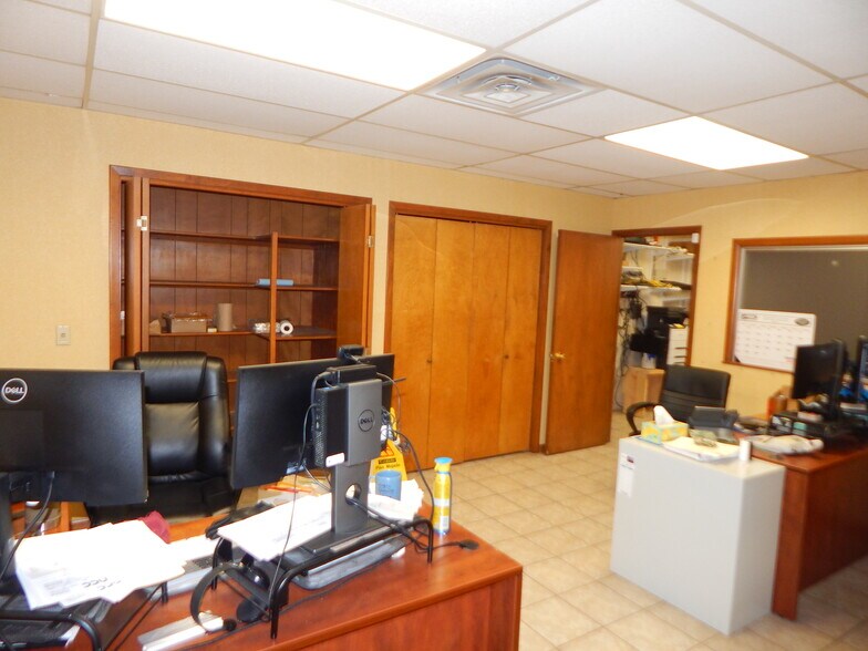 More Photos Of 143 Texas Highway 49, Hughes Springs Auto Repair For Sale