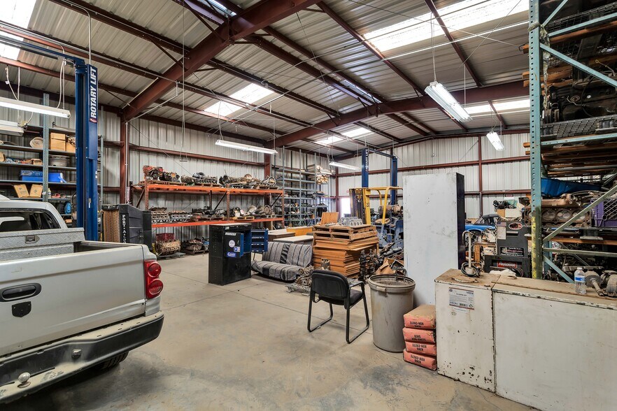 More Photos Of 75851 Baseline Rd, Twentynine Palms Warehouse For Sale