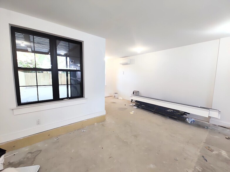 More Photos Of 431 Columbia St, Brooklyn Storefront Retail Residential For Lease