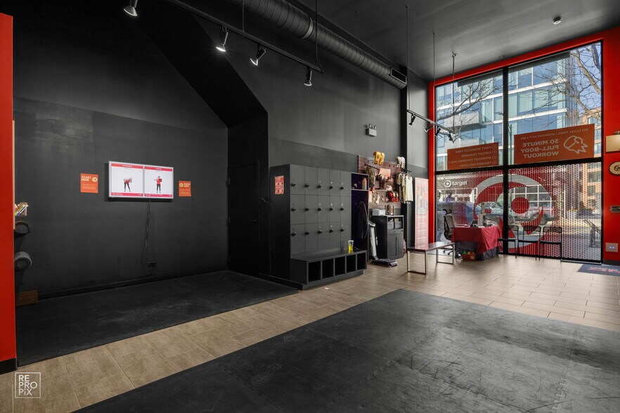 More Photos Of 1653 W Division St, Chicago Storefront Retail Residential For Sale