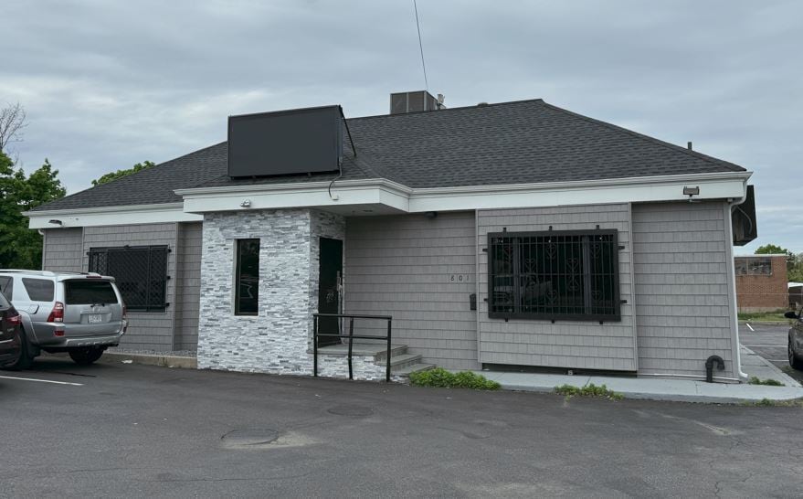 More Photos Of 801 Conklin St, Farmingdale General Retail For Lease
