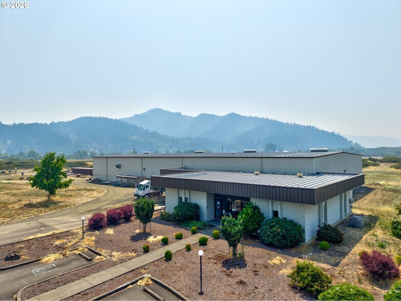 Primary Photo Of 850 Garden Valley Cir, Sutherlin Industrial For Sale