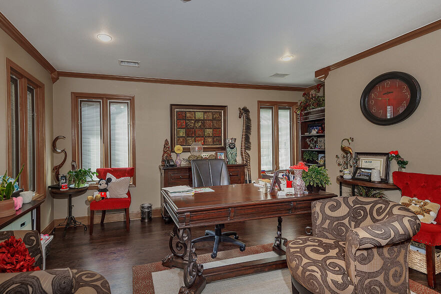 More Photos Of 26407 Oak Ridge Dr, Spring Medical For Sale