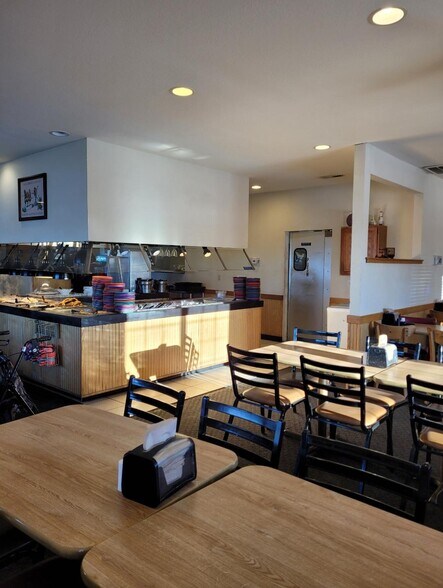 More Photos Of 1703 Oak St, Canton General Retail For Sale