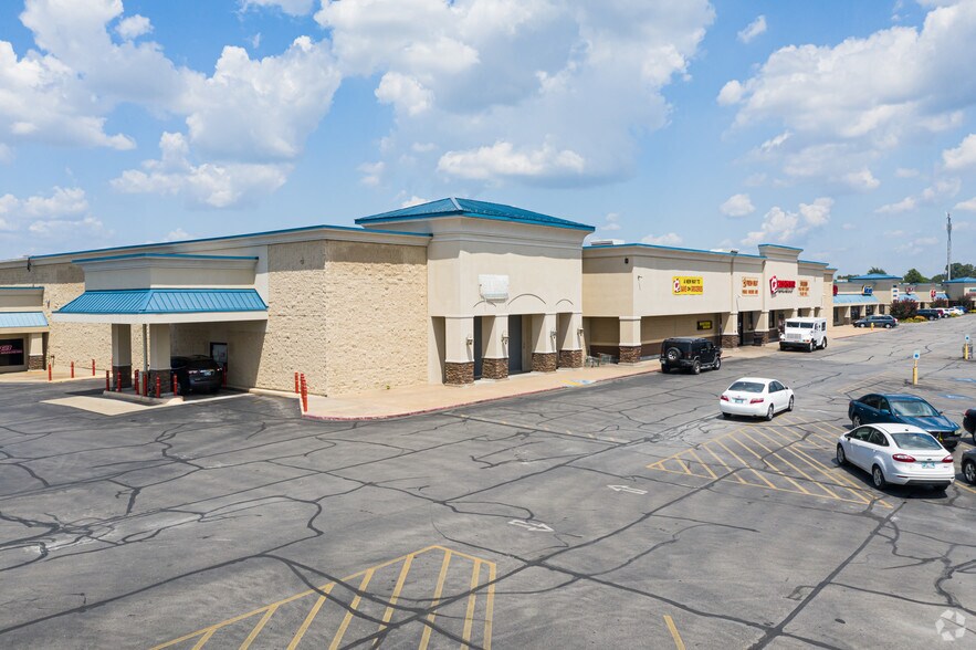 More Photos Of 11307 Garnett Rd, Tulsa Unknown For Lease