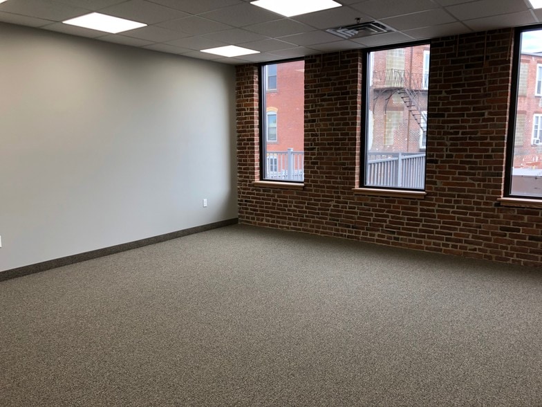 More Photos Of 200 Exchange St, Chicopee Office For Lease